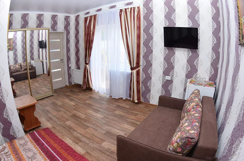 Полулюкс. Гостевой дом "Роман". Чайка