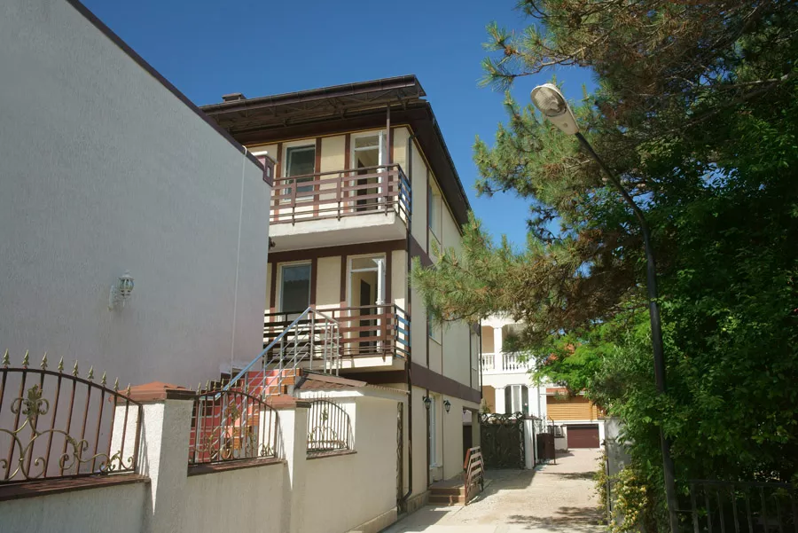 . Вилла "Анжера". Чайка