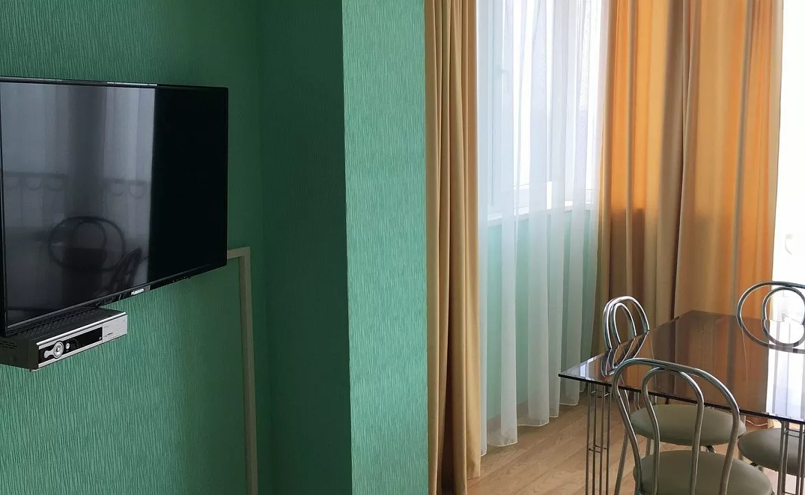 Семейный номер с французским балконом. Эллинг "Селена". Отрадное