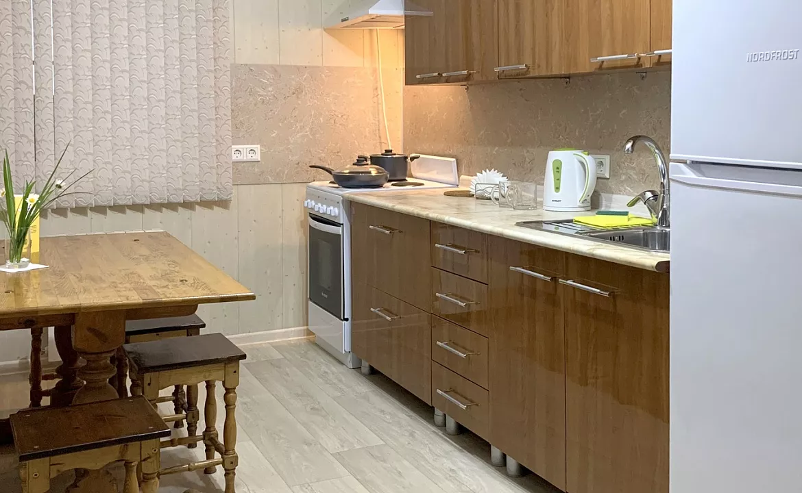 Семейный двухкомнатный номер с кухней и верандой. Гостевой комплекс "Буэнос Диас". Совет-Квадже