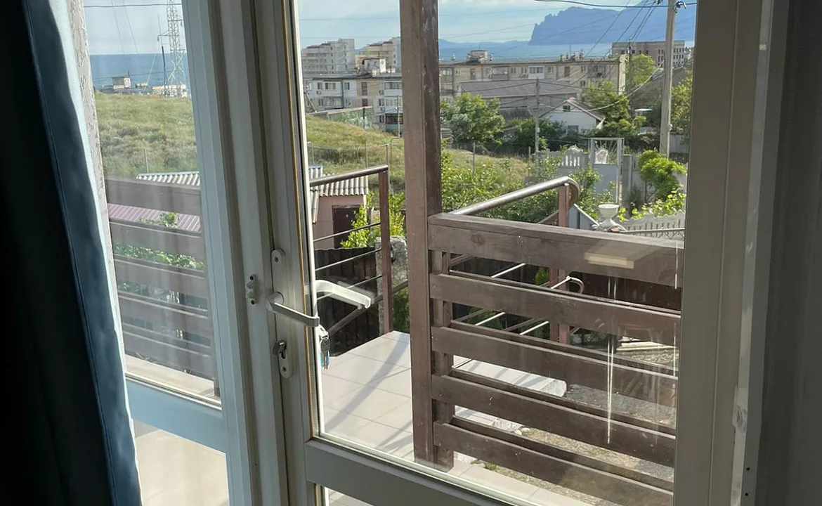 Улучшенный четырёхместный с кухней 3. Гостевой дом Тихий дворик - Орджоникидзе. Орджоникидзе