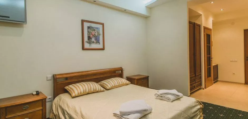 Полулюкс с балконом. Отель «Коралл». Ялта Полулюкс с балконом. Отель «Коралл». Ялта