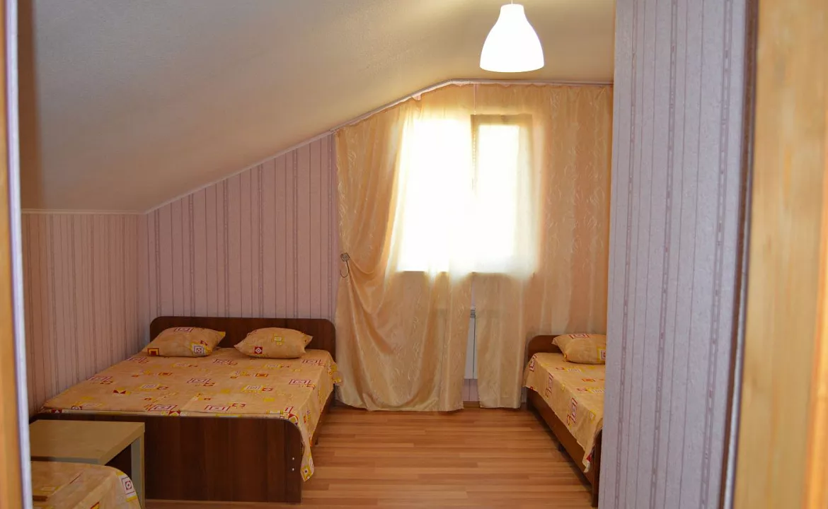 Двухкомнатная квартира. Гостевой дом "Алина" - Голубицкая. Голубицкая