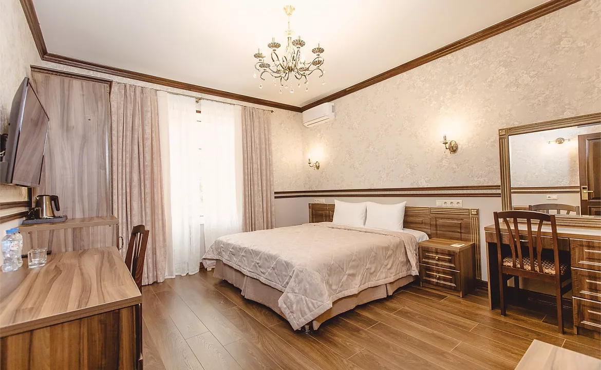 Стандарт плюс с балконом. Отель «Вилла Полианна». Сочи