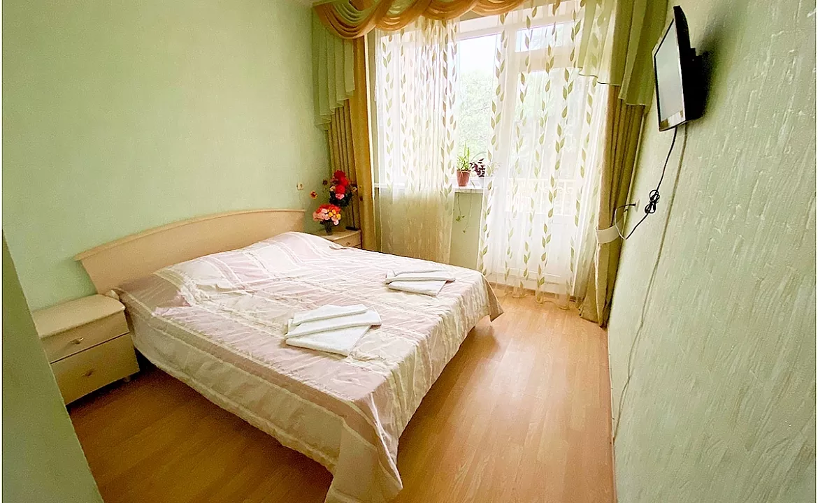 2-комнатный 4-местный номер Люкс с балконом. Гостиница Астерия. Ейск