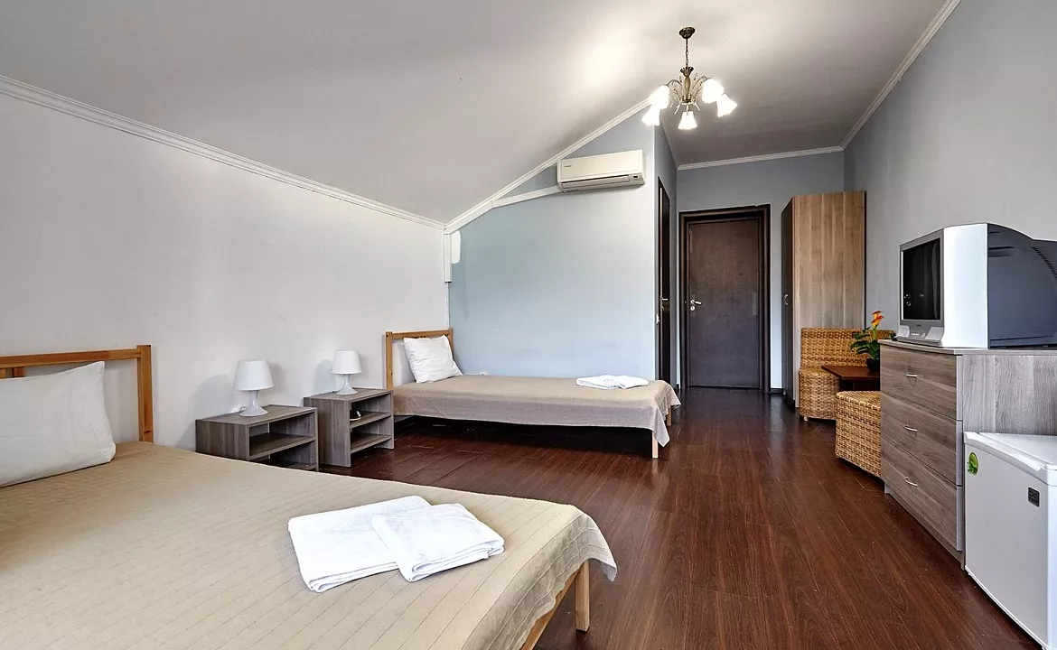 2-х местный эконом. Гостевой дом "ВИКТОРИЯ". Геленджик 2-х местный эконом. Гостевой дом "ВИКТОРИЯ". Геленджик