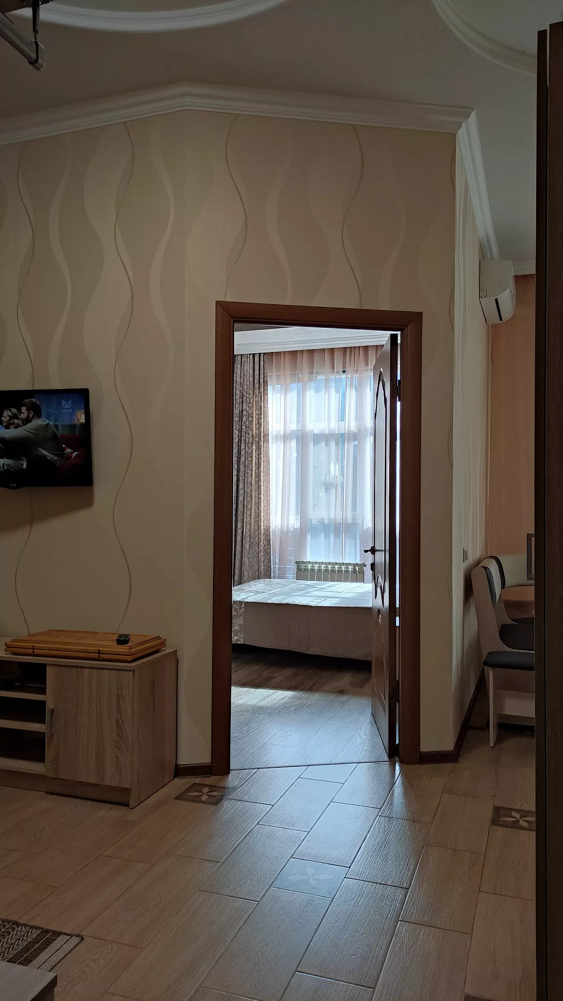 . "Квартира-студия с отдельной спальней". Хоста