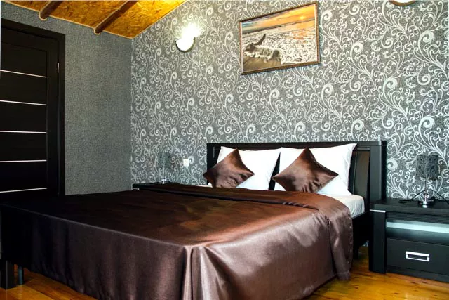 2-х комнатный номер, с балконом, с видом на горы/на море . Отель "ПОСЕЙДОН". Гагра