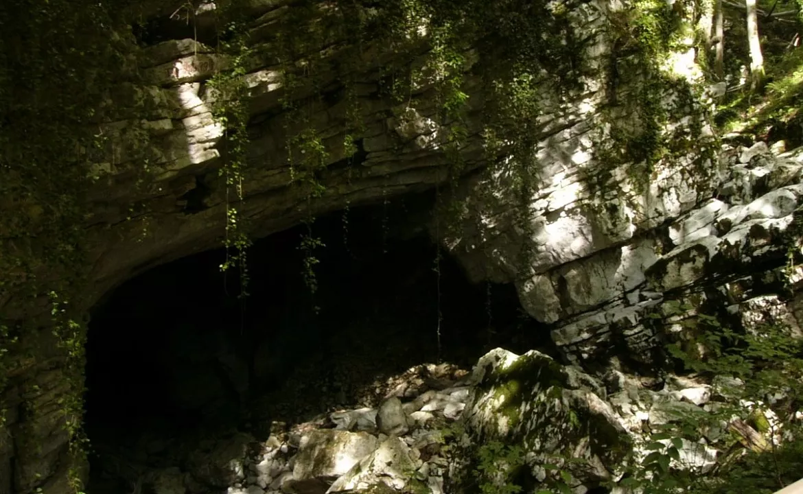 Фото Воронцовских пещер взято с сайта: http://voroncovskie-peschery.ru/
