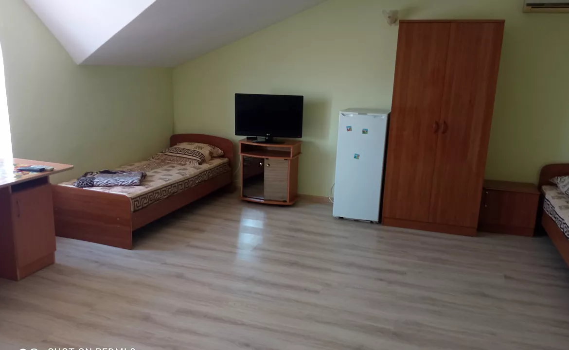 Комната на 5  человек с удобствами. Гостевой дом Семейный пансион. Геленджик Комната на 5  человек с удобствами. Гостевой дом Семейный пансион. Геленджик