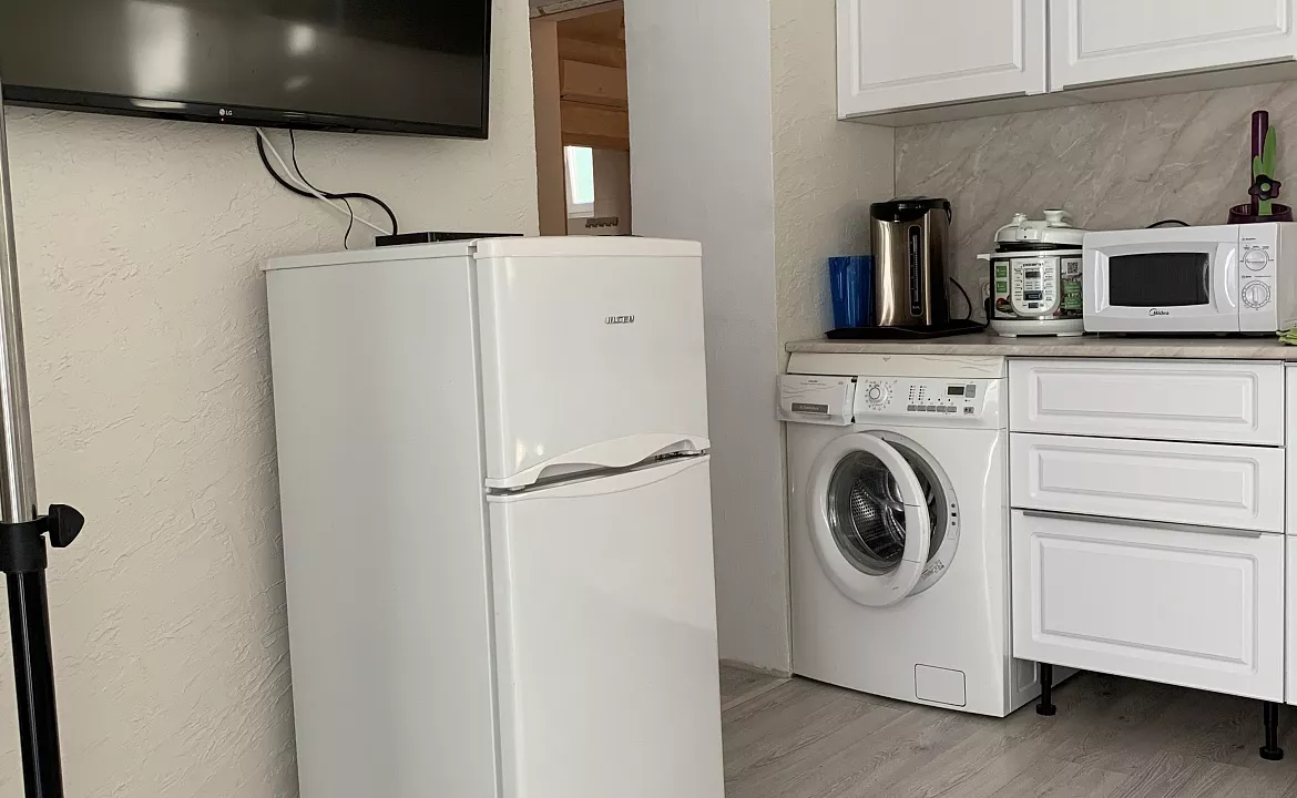 Часть дома под ключ . Частный сектор Часть дома под ключ с двором. Геленджик