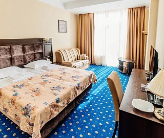 De Luxe. Отель "Бристоль". De Luxe. Отель "Бристоль".