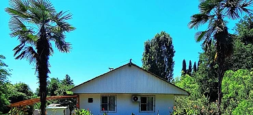 ОТДЕЛЬНЫЙ 2-х комнатный ДОМИК со всеми удобствами  (семь спальных мест)!  МОРЕ напротив! 