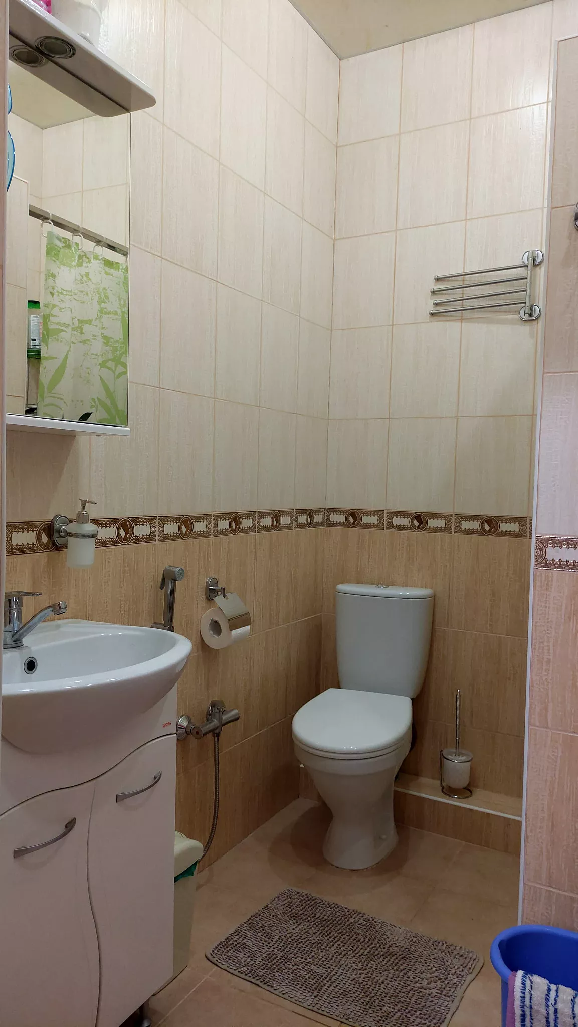 . "Квартира-студия с отдельной спальней". Хоста