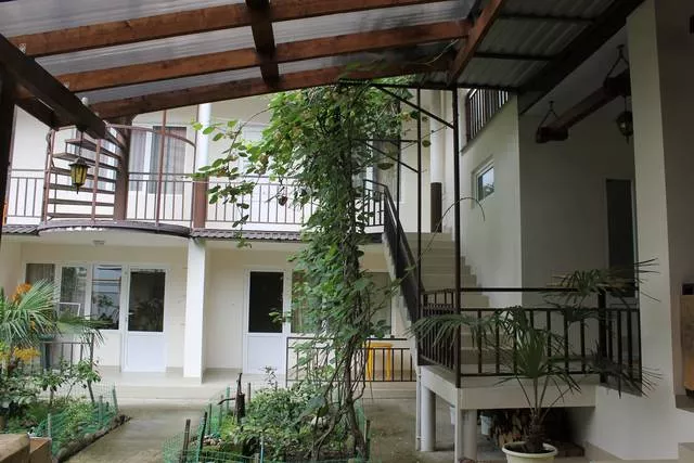 . Гостевой дом "У Александра" . Лазаревское