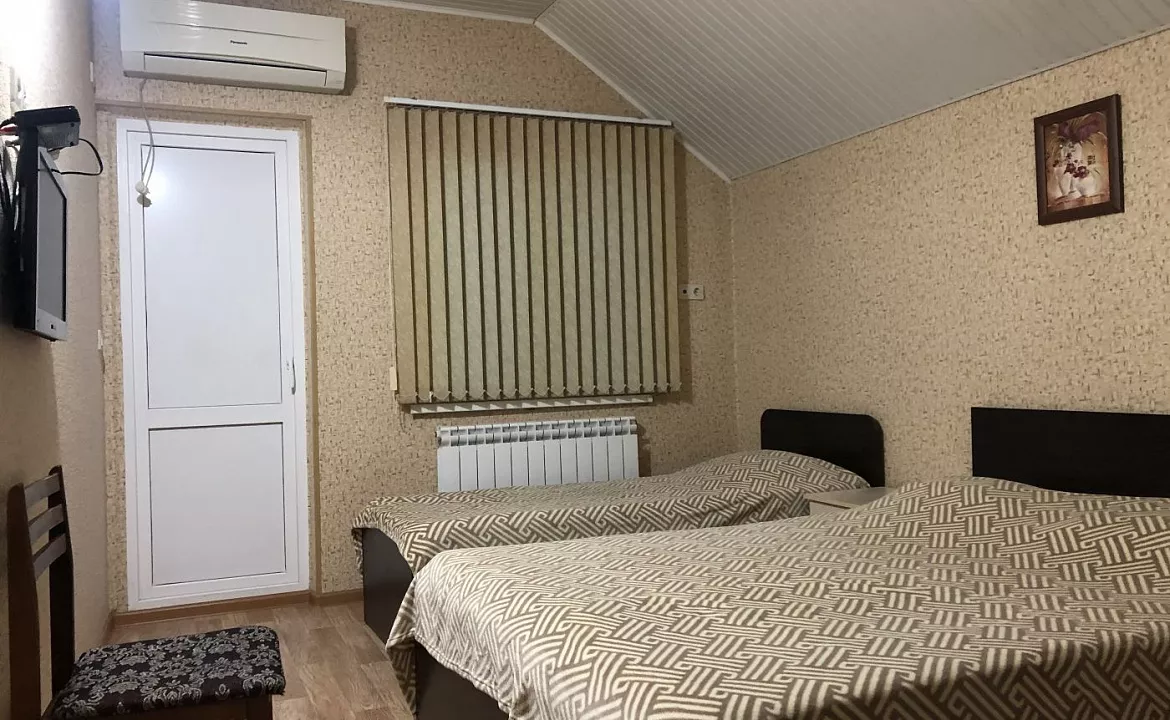 3хместный с удобствами. Гостевой дом Граир. Адлер 3хместный с удобствами. Гостевой дом Граир. Адлер