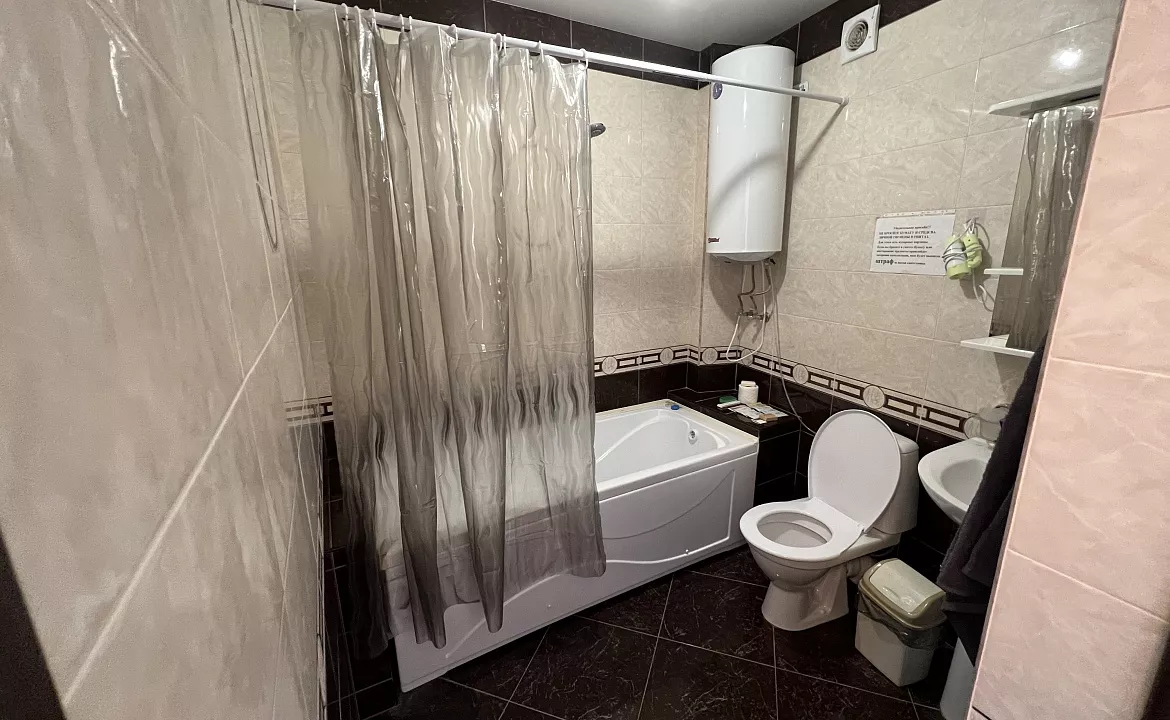 Комната 1. Гостевой дом Lux. Квартиры в Пицунде