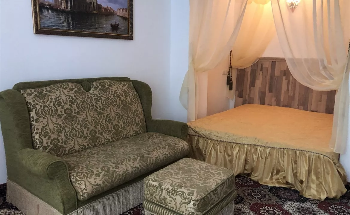 Улучшенный стандарт. Апартаменты Роял Никита. Никита