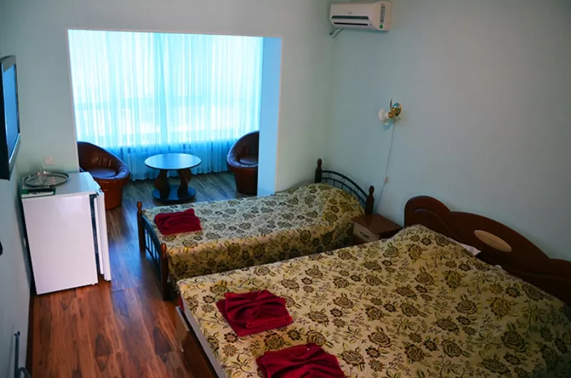 Стандарт 3-х местный. Гостиница "На Эскадронной". Евпатория Стандарт 3-х местный. Гостиница "На Эскадронной". Евпатория