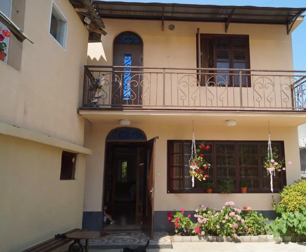 . Гостевой дом  Шаумяна 13 - Пицунда. Пицунда