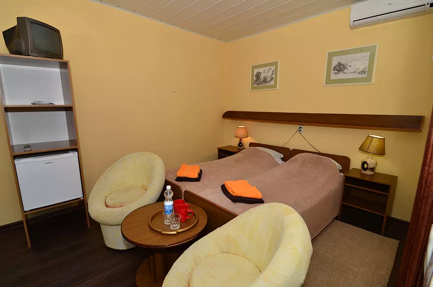 2-МЕСТНЫЙ НОМЕР,СЕВЕРНАЯ СТОРОНА. Гостевой дом «Афалина». Севастополь 2-МЕСТНЫЙ НОМЕР,СЕВЕРНАЯ СТОРОНА. Гостевой дом «Афалина». Севастополь