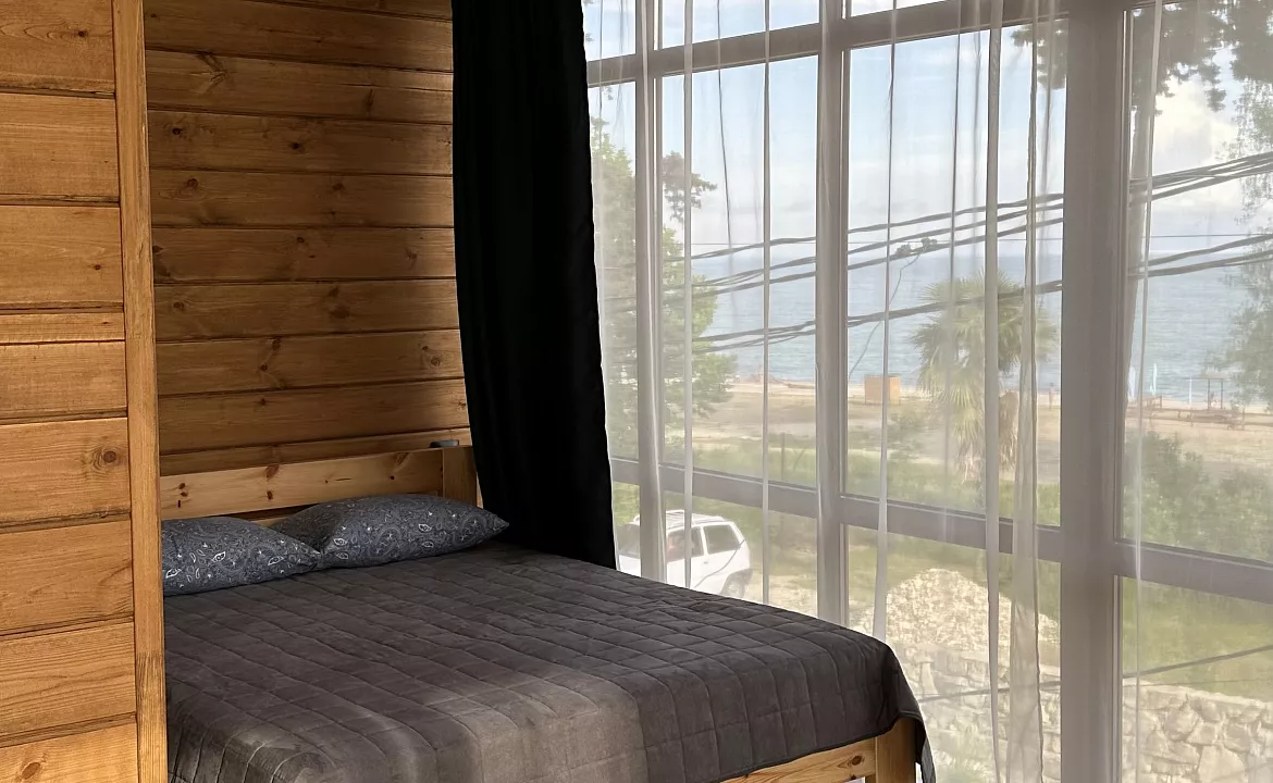 Полулюкс с видом на море. Лилия. Гудаута