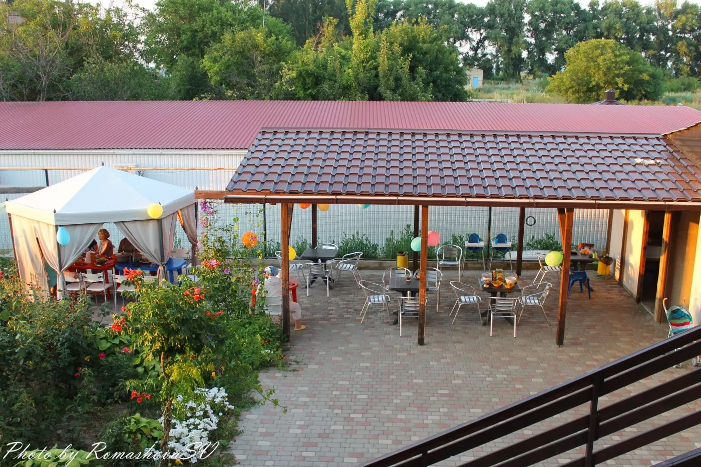 . Гостевой дом "Холидей". Кучугуры