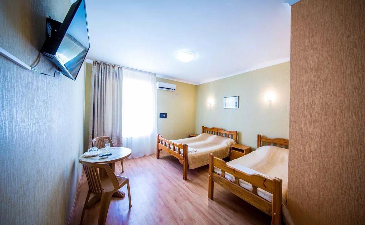 Улучшенный семейный номер  (4-х). Гостевой дом «Алтын». Береговое