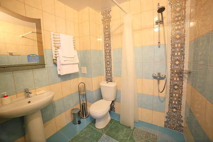 Стандарт 3-х местный. Гостиница "Южный Дворик". Керчь Стандарт 3-х местный. Гостиница "Южный Дворик". Керчь