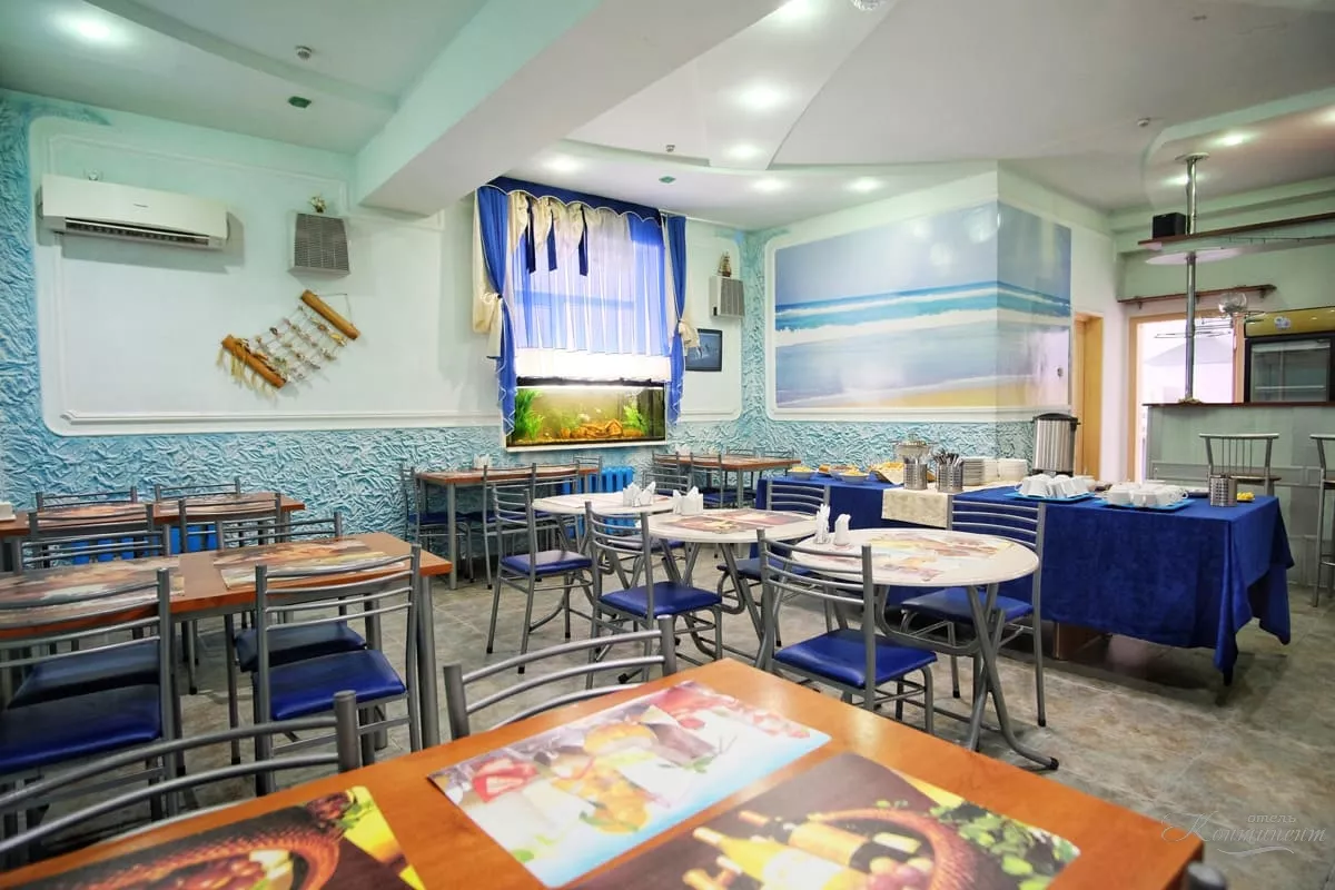 . Гостиница "Континент". Анапа