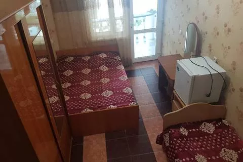  3-х местный с удобствами. Гостевой дом "Волна". Лазаревское