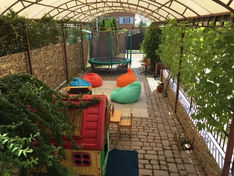 . Гостевой дом "Сафари" гостевой дом . За Родину