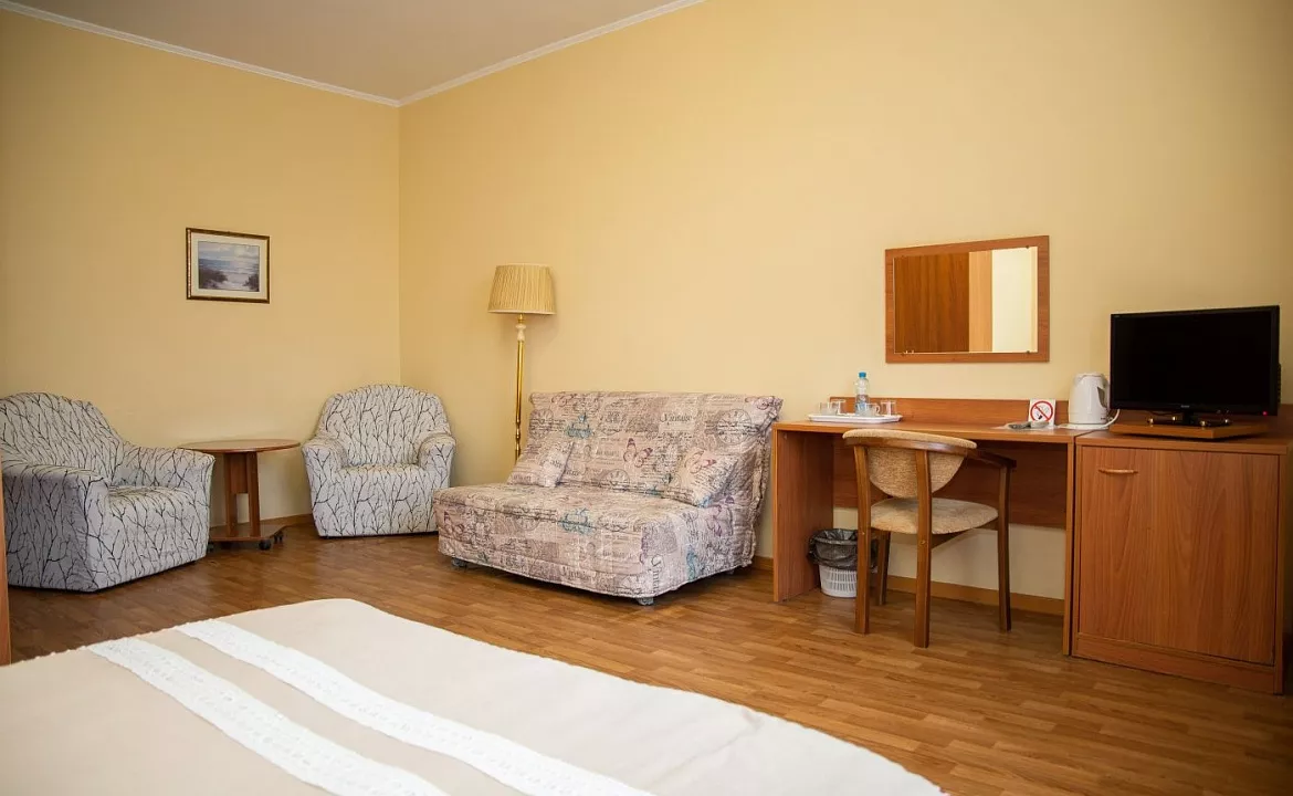 Семейный. Гостевой дом "Дельфин" - Голубицкая. Голубицкая