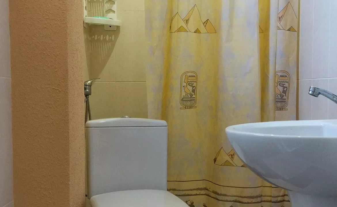 Стандартный трехместный. Гостевой дом "Кевсер". Саки