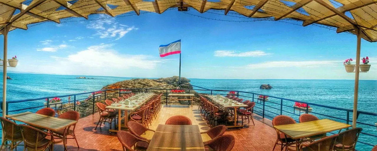 . Гостиница "Санта Барбара". Утёс