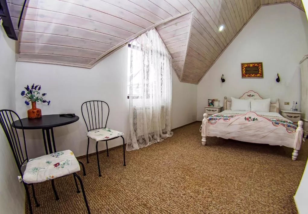 Стандартный двухместный номер с 1 кроватью. Бутик-Отель Савва. Красная Поляна