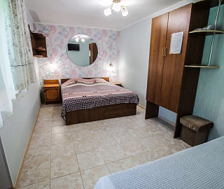 2х комнатн.номер с кухней и своим двориком. Гостевой дом "Прибрежный". 