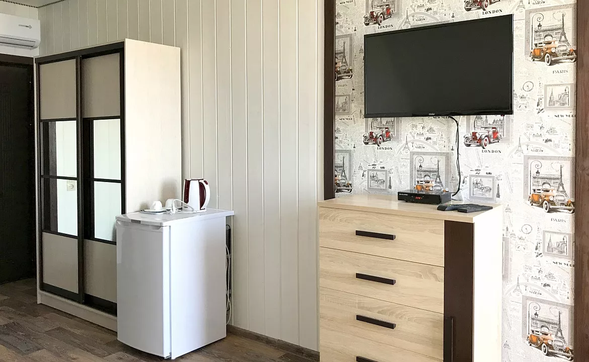 Двухместный номер с балконом. Гостевой комплекс "Буэнос Диас". Совет-Квадже