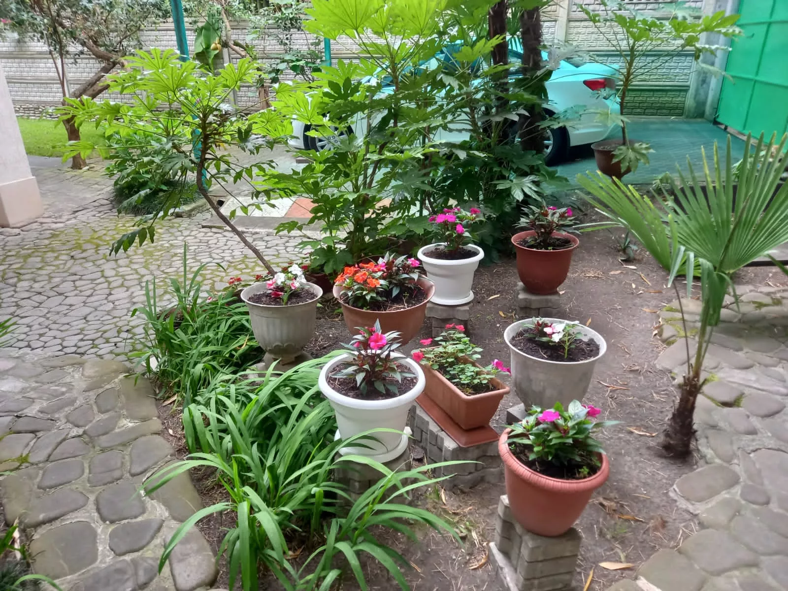 . Гостиница "Сказочный Адлер". Адлер