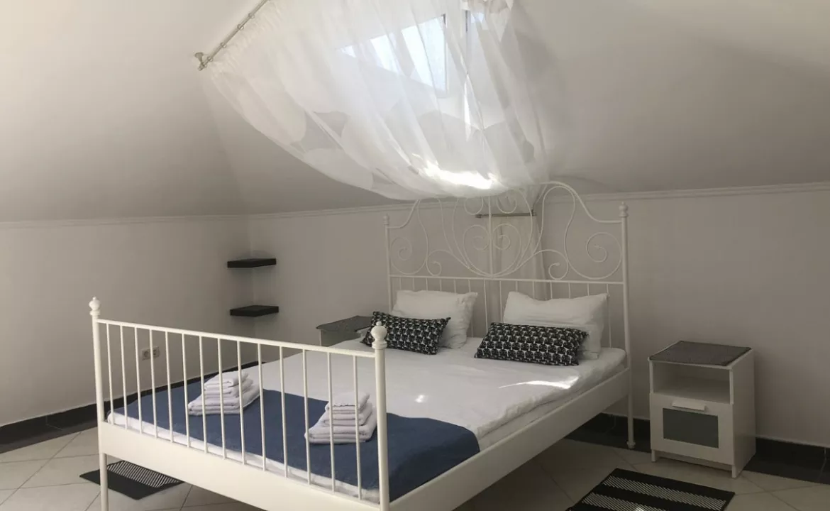 Мансарда двухкомнатный без балкона. Пансионат «Гринцовский». Ливадия