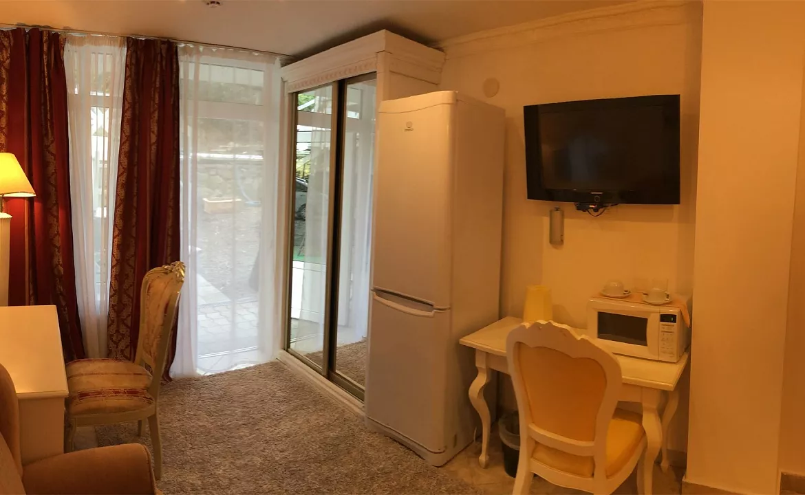 Стандарт. Апартаменты Роял Никита. Никита