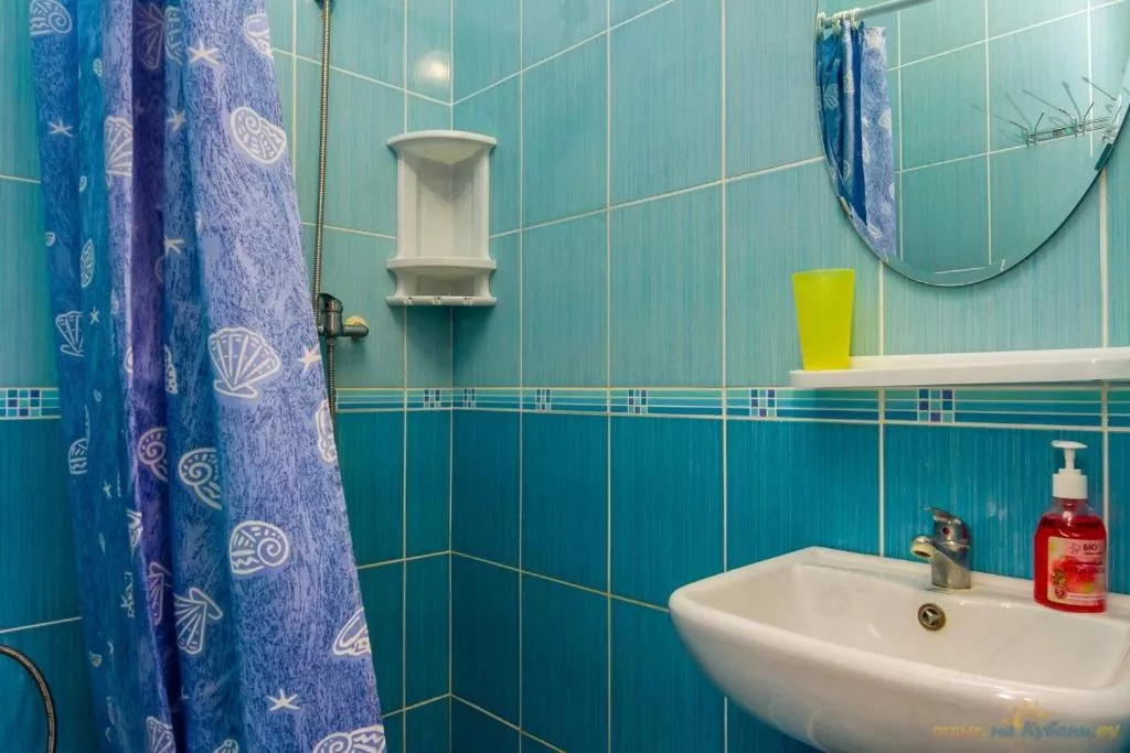 3-х местный Стандарт. Гостевой дом "Коллективная 16/а". Ейск