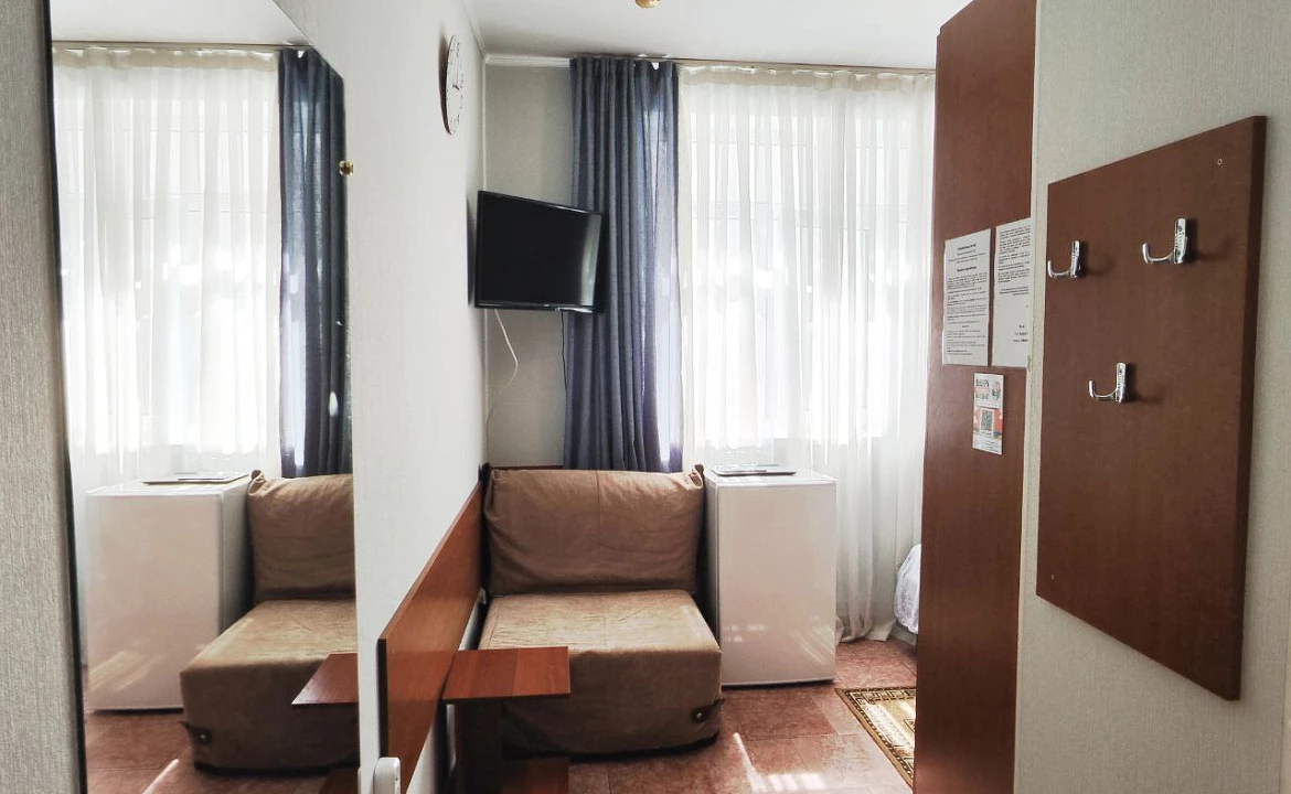 3-х местный номер Стандарт. Гостевой дом "Регион 86" . Адлер