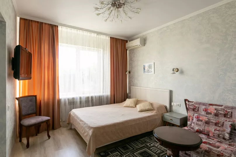 . Гостевой дом "Уютный дворик" на Толстого 42А. Геленджик