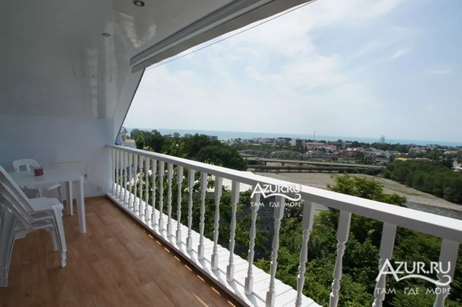 . Гостевой дом "У Юлии" . Лазаревское