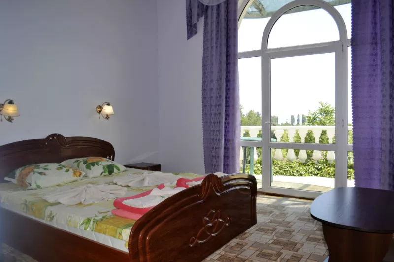 Однокомнатный номер люкс с балконом. Гостевой дом "Ирина" - Приветное. Приветное