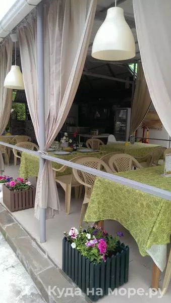 . Гостевой дом «Век», «Атланта». Ольгинка