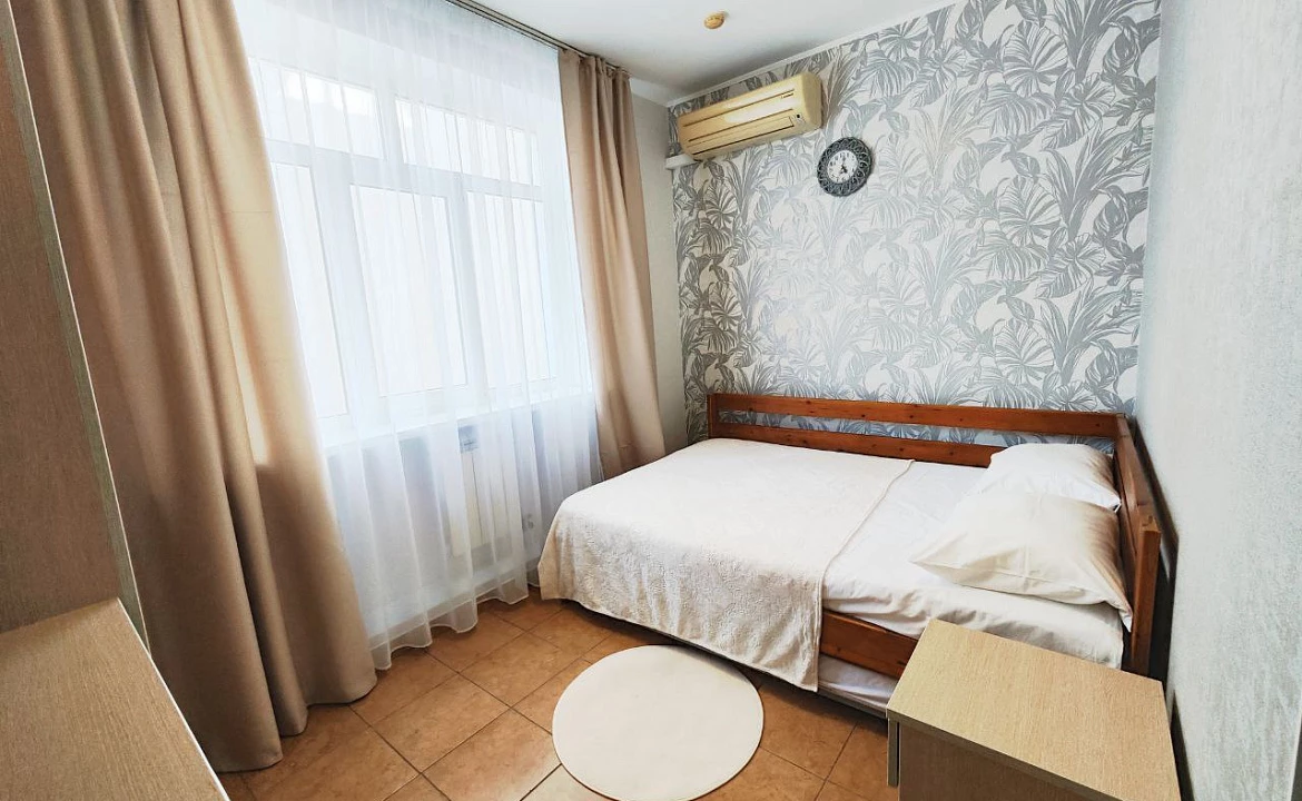 Семейный с балконом. Гостевой дом "Регион 86" . Адлер