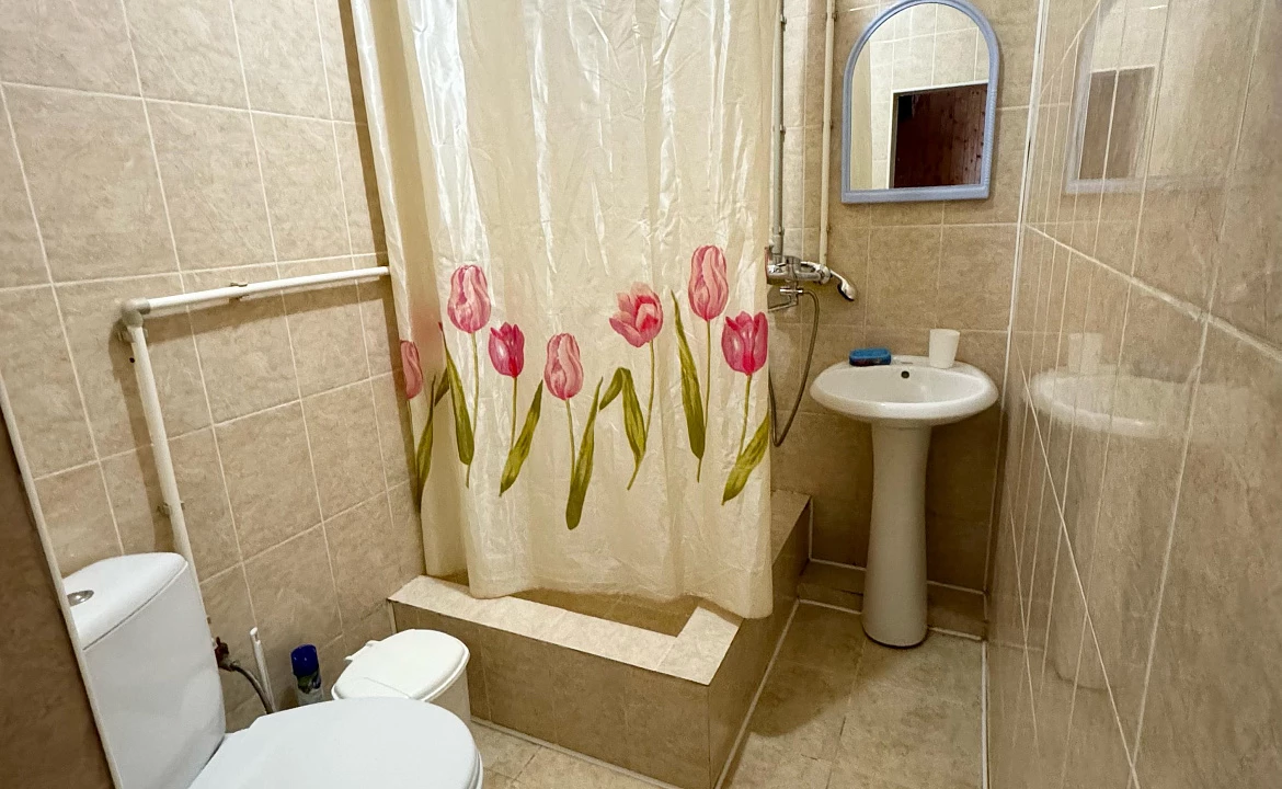 Трёхместный стандарт. Гостевой дом УЮТ на ул. Новороссийское шоссе 1/7. Джубга