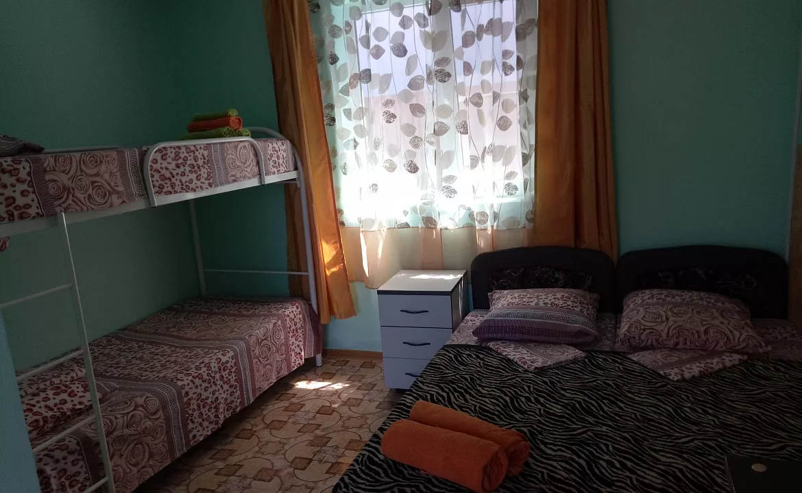 Четырехместный комфорт. Гостевой дом SunnyHouse. Витязево Четырехместный комфорт. Гостевой дом SunnyHouse. Витязево